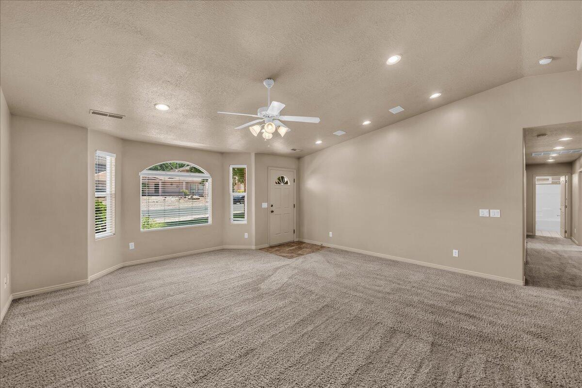 BLOOMINGTON HILLS - Residential