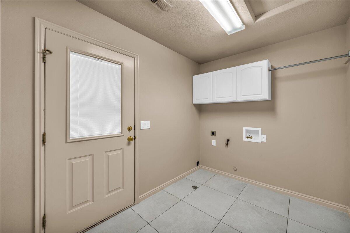 BLOOMINGTON HILLS - Residential