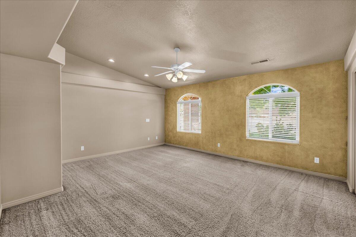 BLOOMINGTON HILLS - Residential