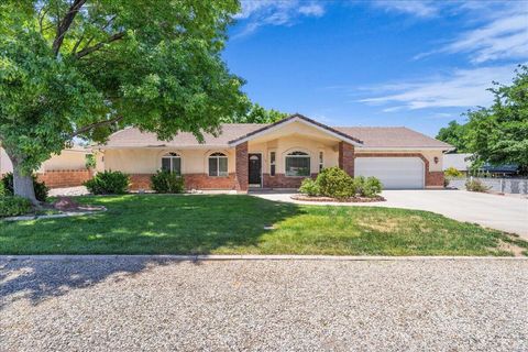Photo of 3038 S WILLOW DR, Saint George, UT 84790 (MLS # 26-272696)