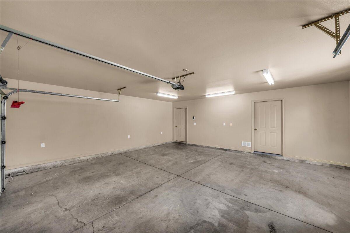 BLOOMINGTON HILLS - Residential