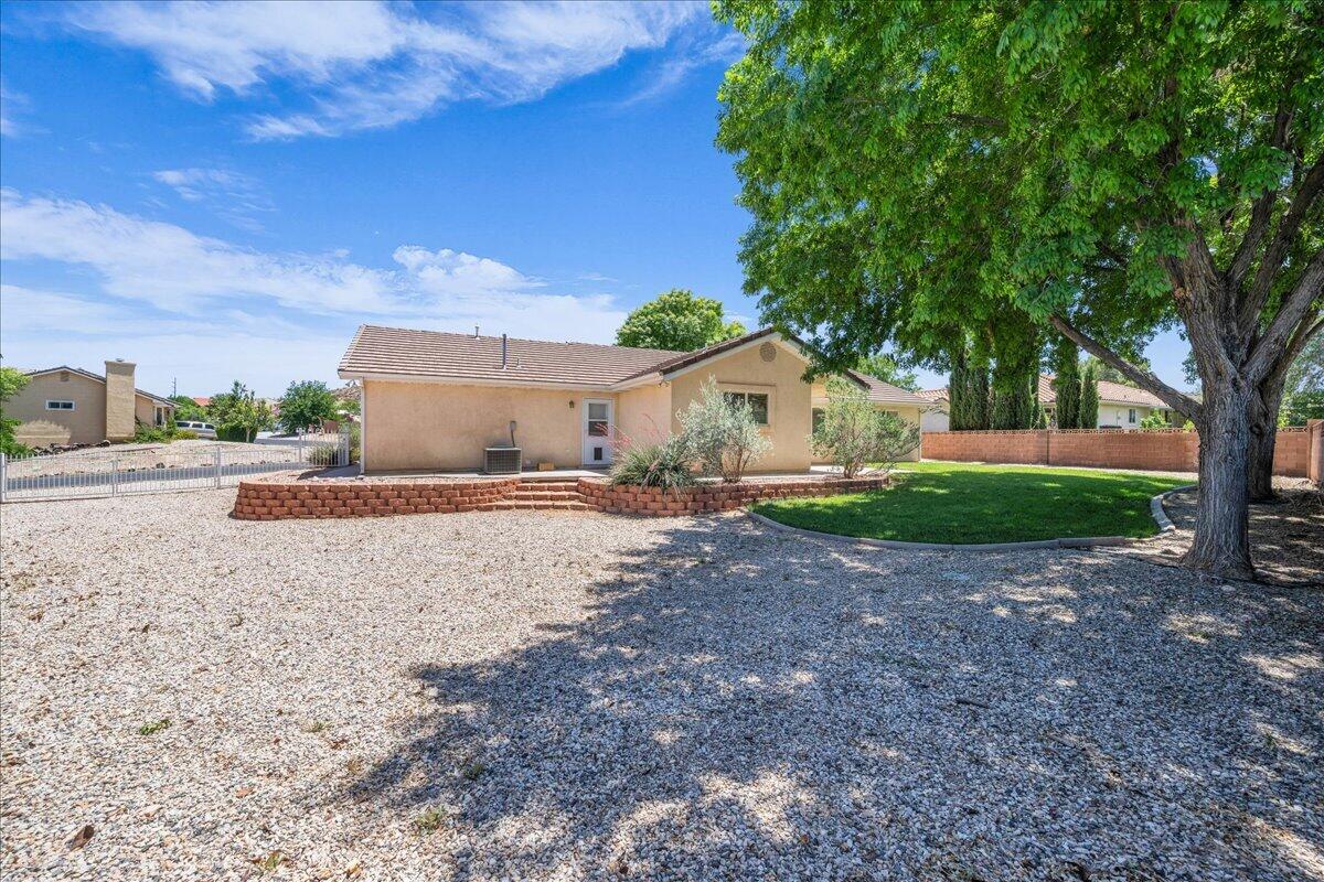 BLOOMINGTON HILLS - Residential