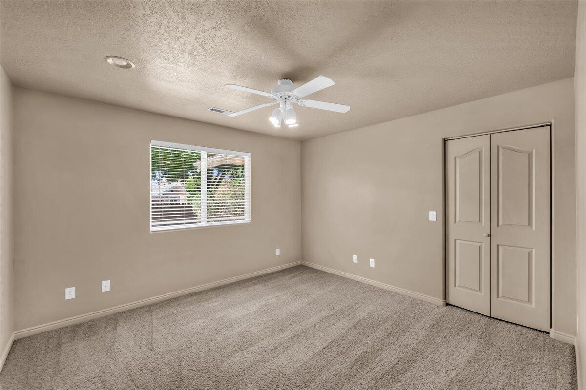 BLOOMINGTON HILLS - Residential