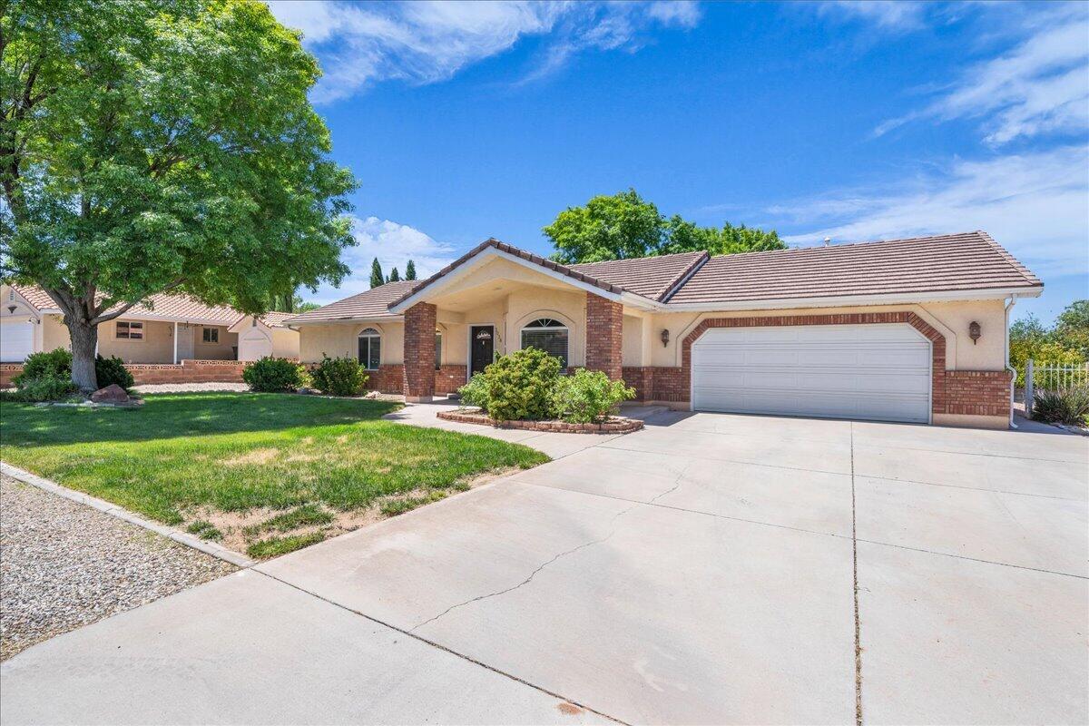 BLOOMINGTON HILLS - Residential