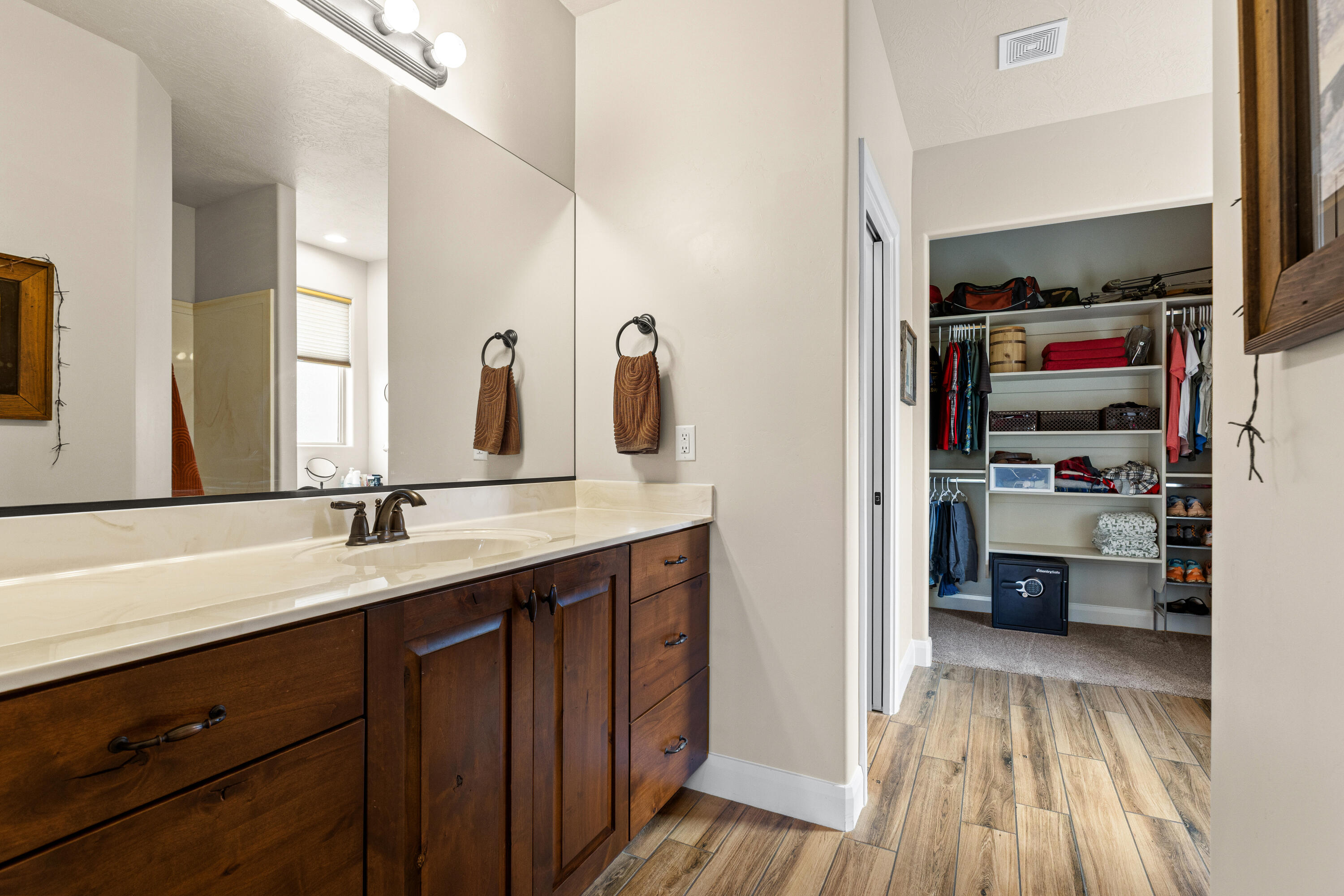 PEREGRINE POINTE - Residential