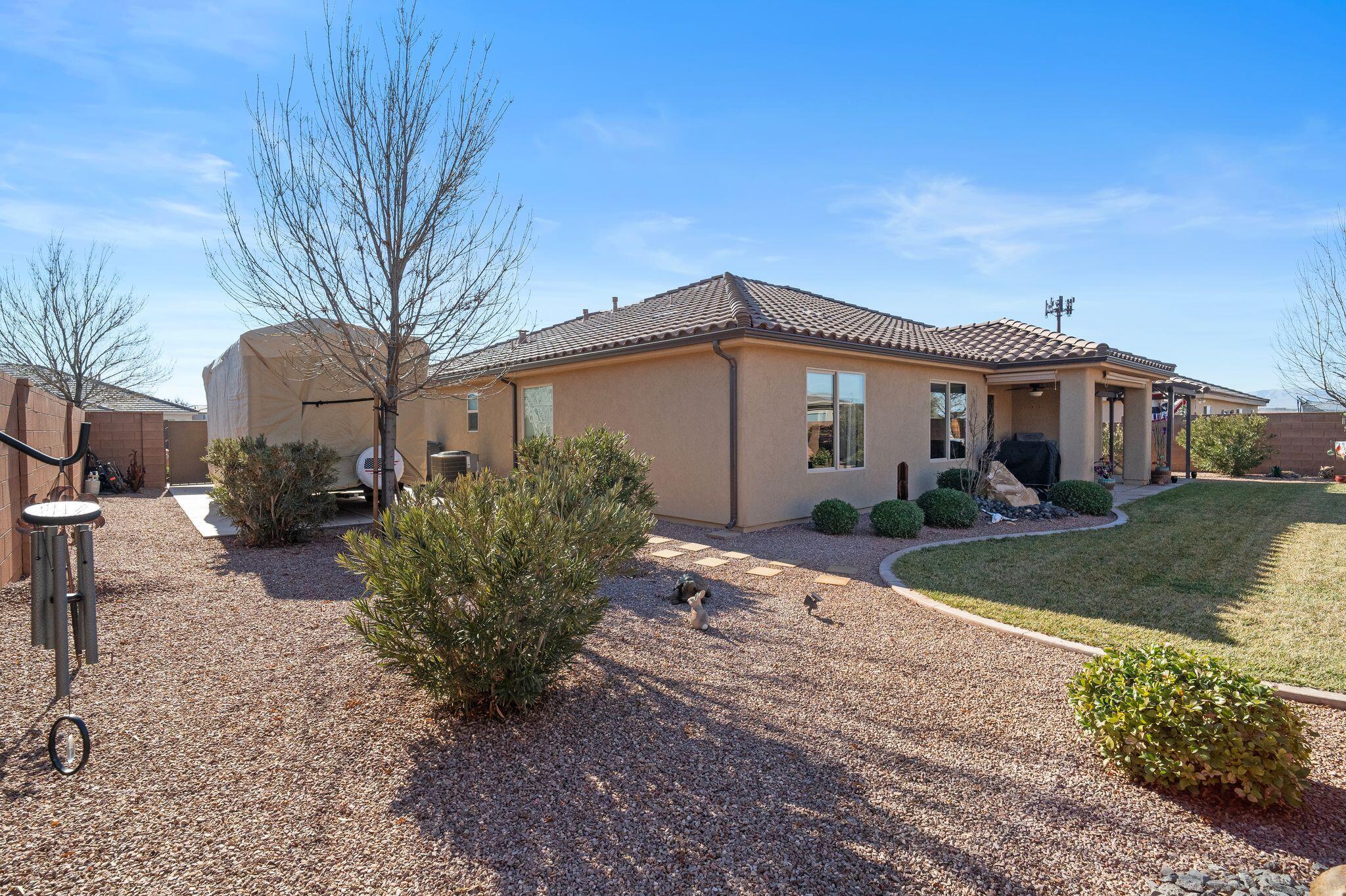 SUGAR PLUM IN THE FIELDS - Residential