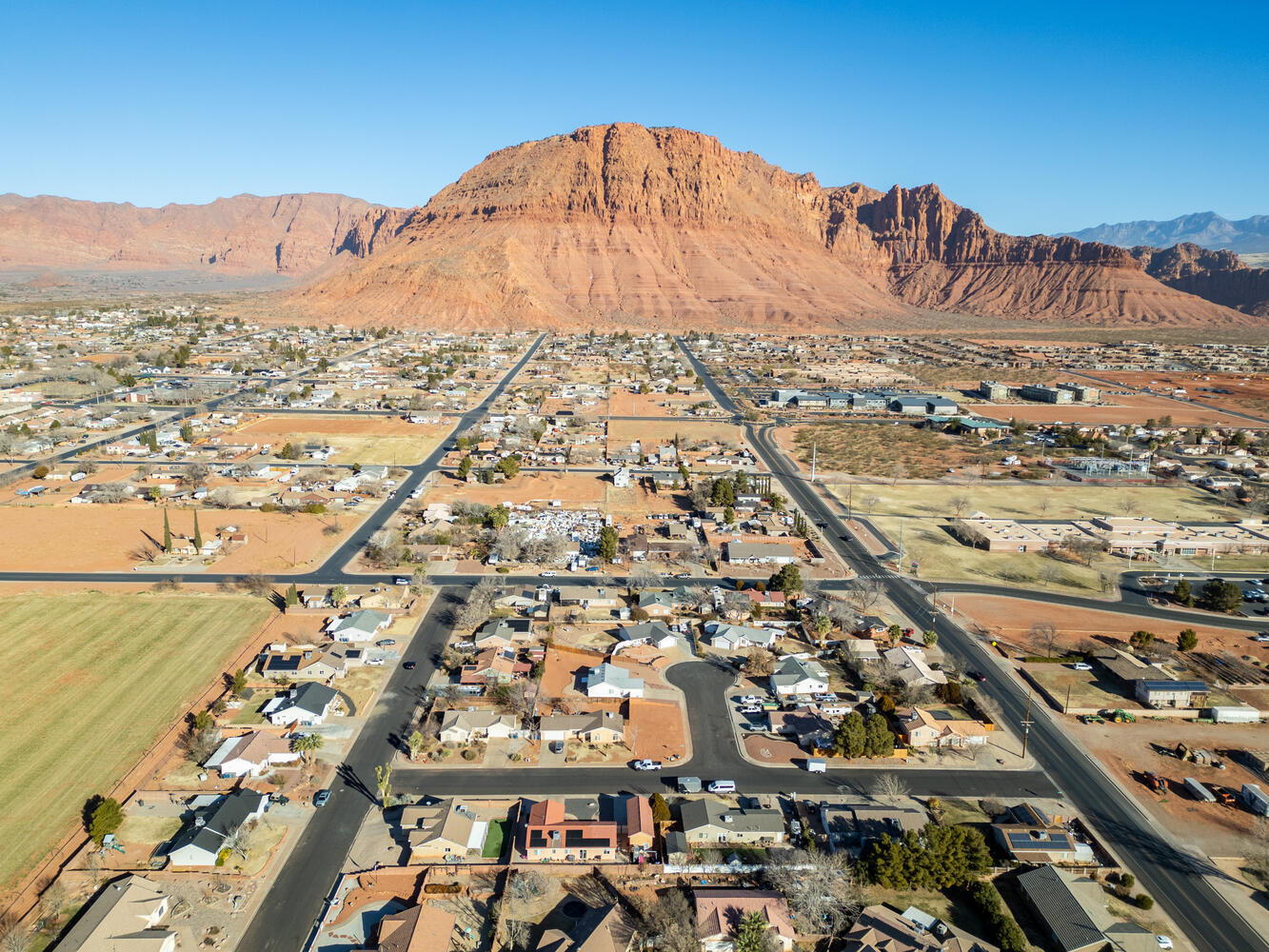 ROUNDY RANCHES - Residential