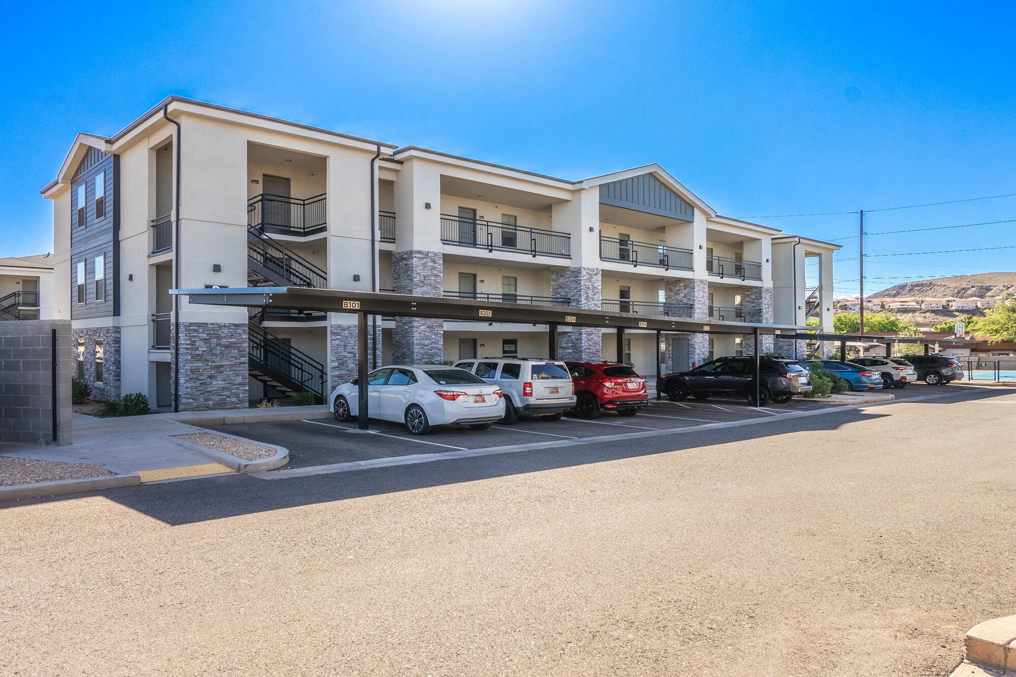 RED VISTA CONDO - Residential