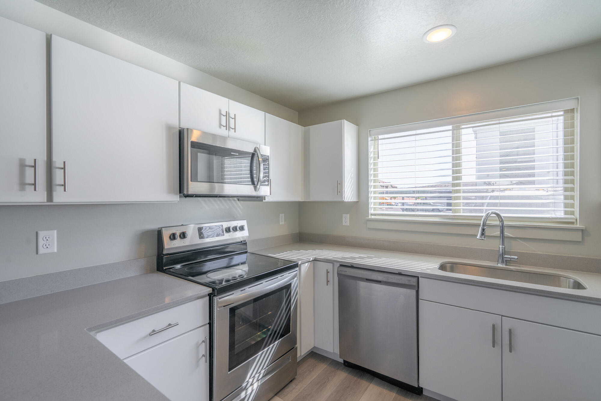 RED VISTA CONDO - Residential