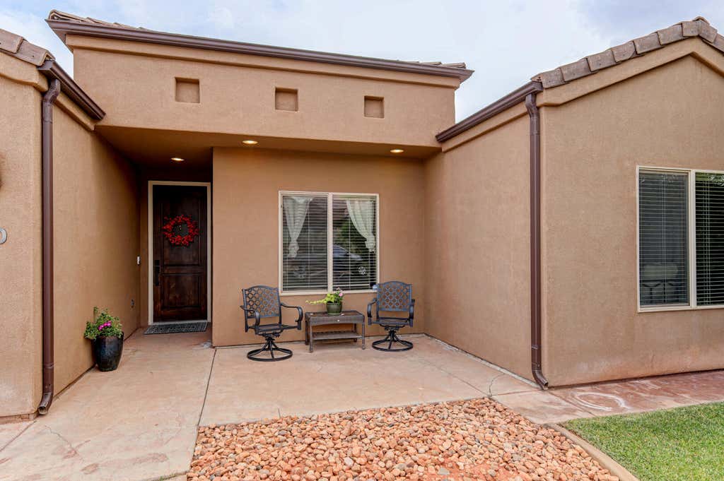 Photo of 740 E 590 S, Ivins, UT 84738 (MLS # 26-275143)