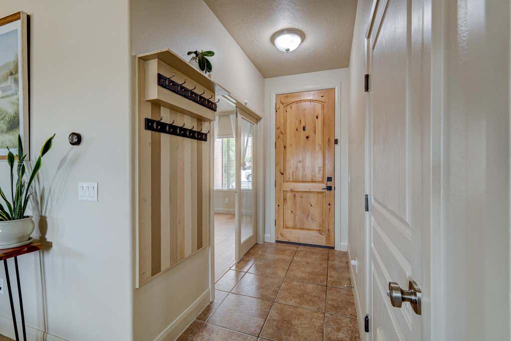 Photo of 740 E 590 S, Ivins, UT 84738 (MLS # 26-275143)