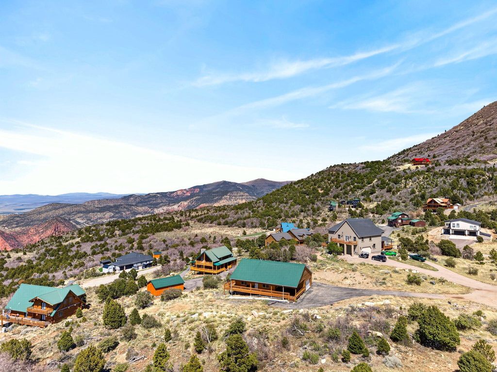 Photo of 1145 E High Mountian View CIR, Cedar City, UT 84720 (MLS # 26-271558)