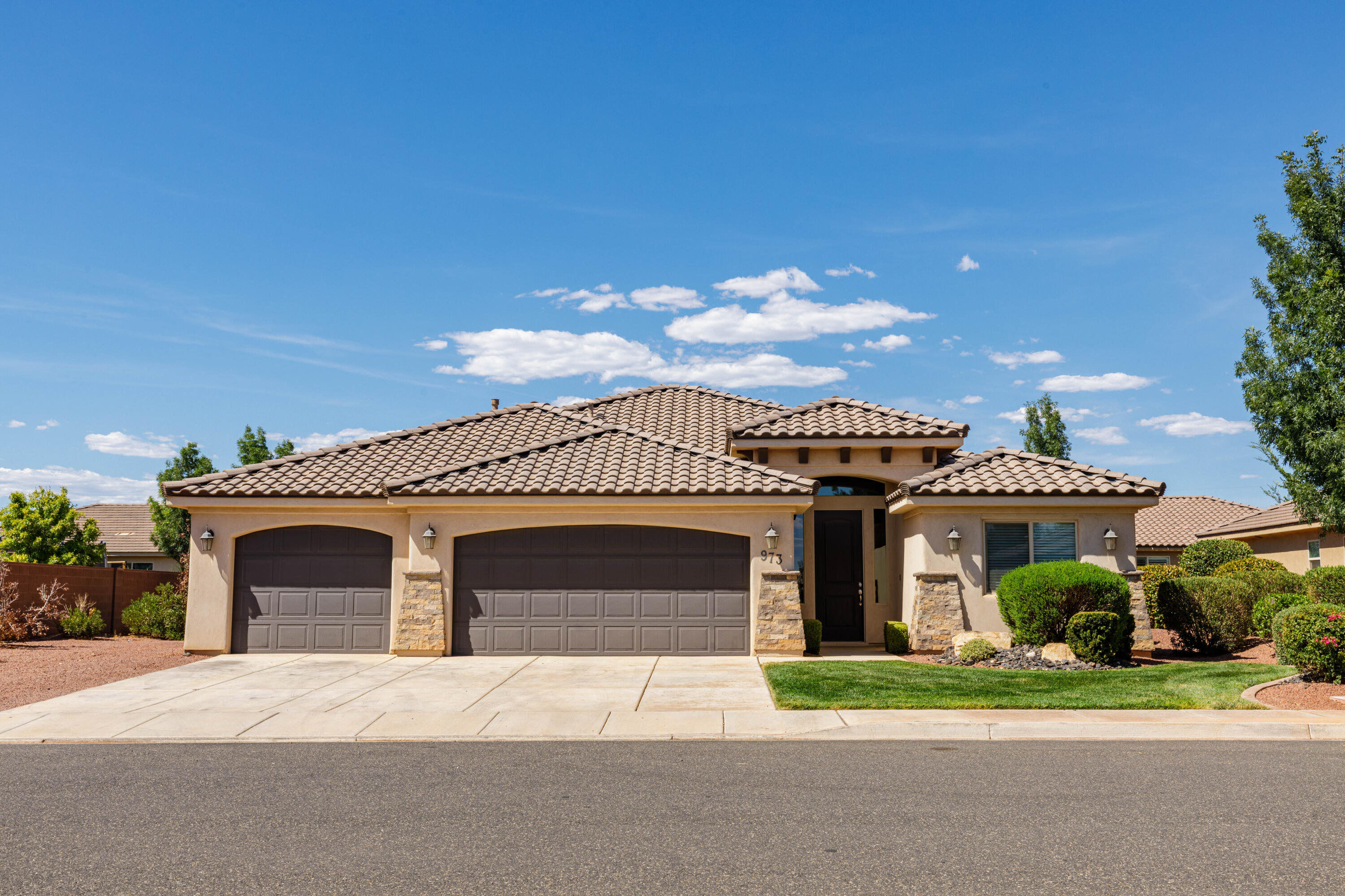 SUGAR PLUM IN THE FIELDS - Residential