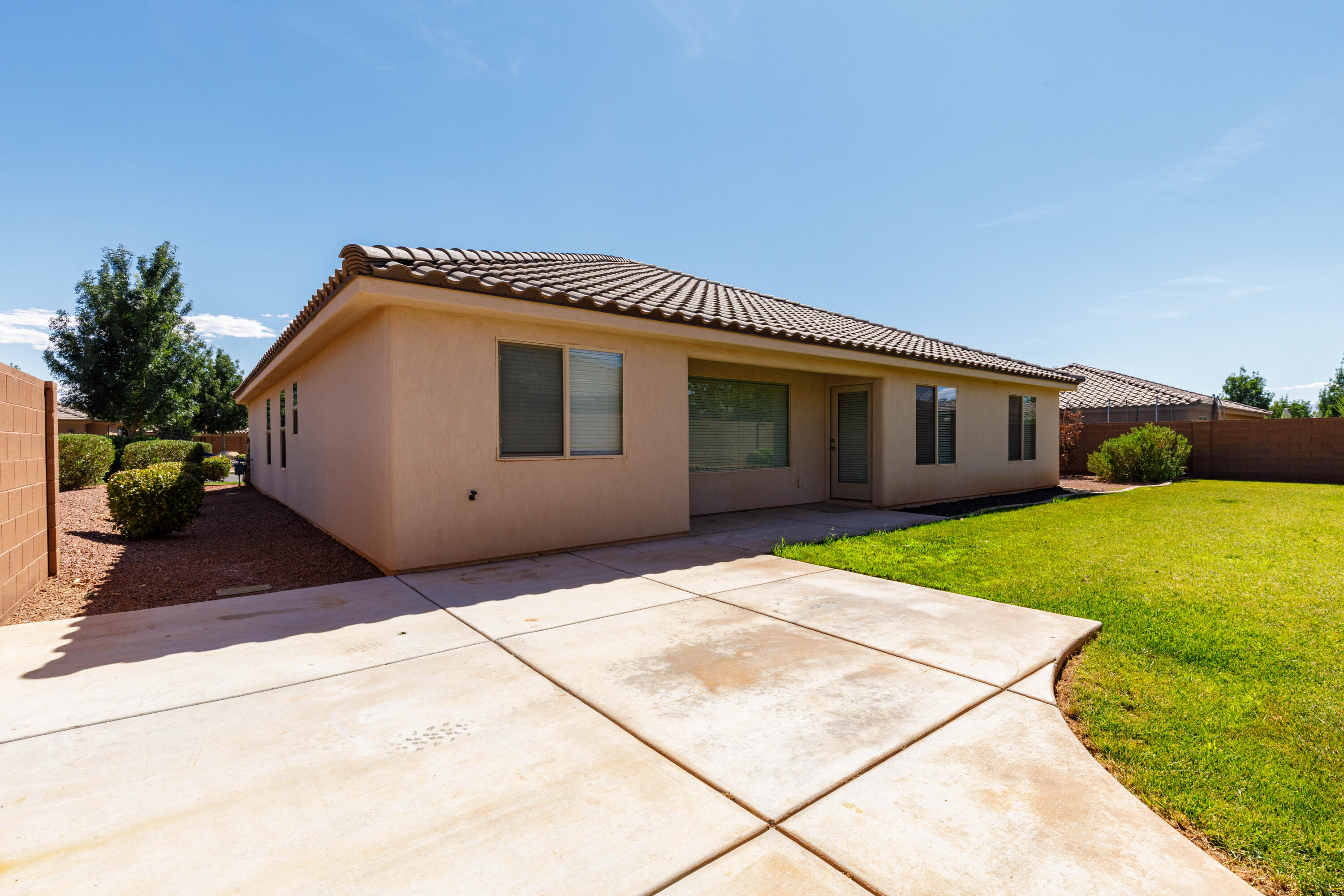 SUGAR PLUM IN THE FIELDS - Residential