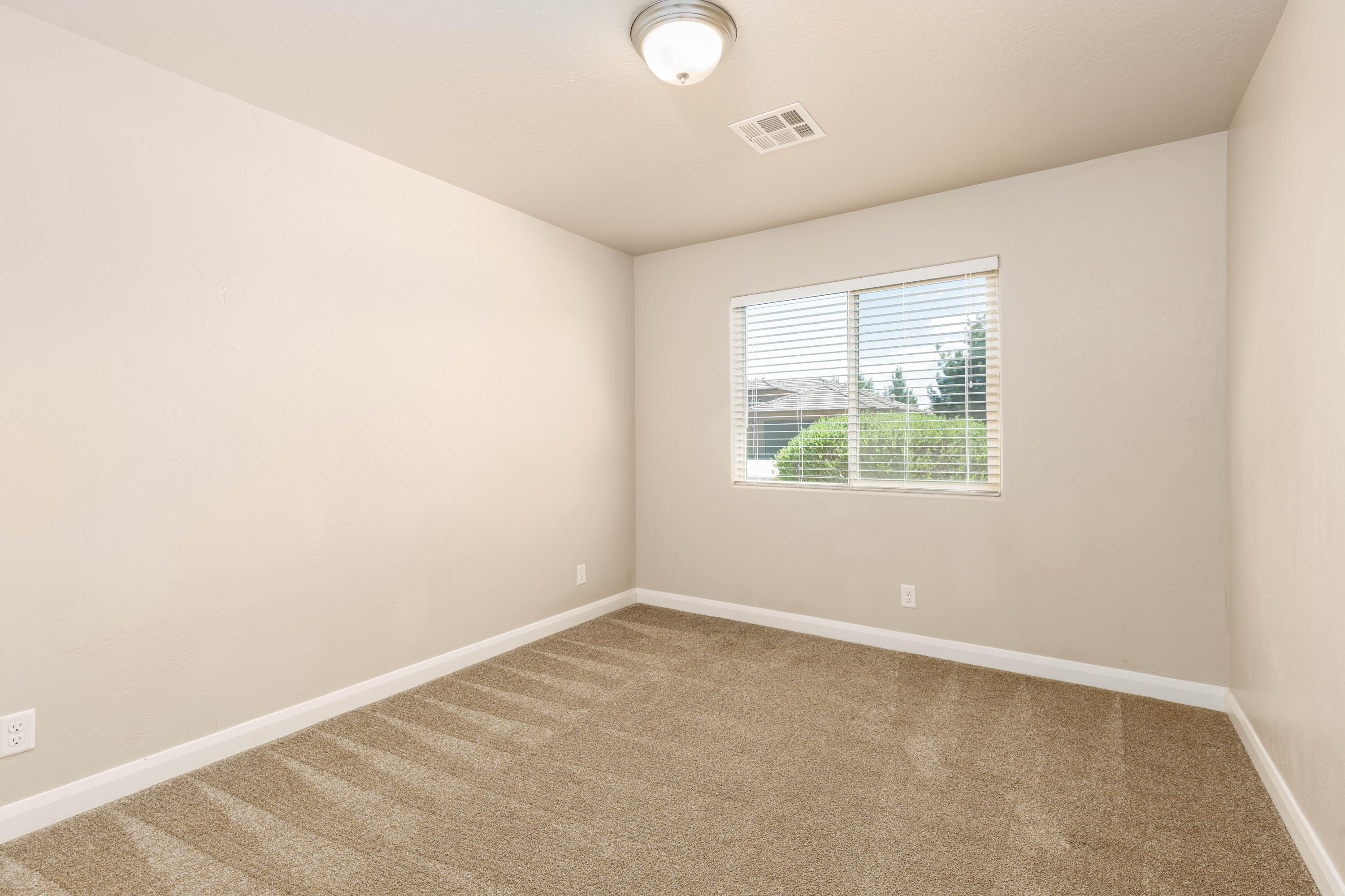 SUGAR PLUM IN THE FIELDS - Residential