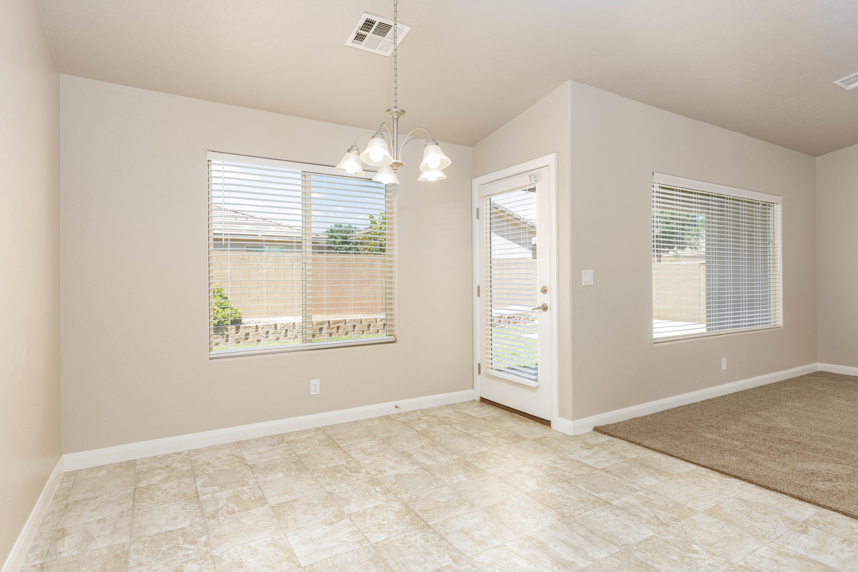 SUGAR PLUM IN THE FIELDS - Residential