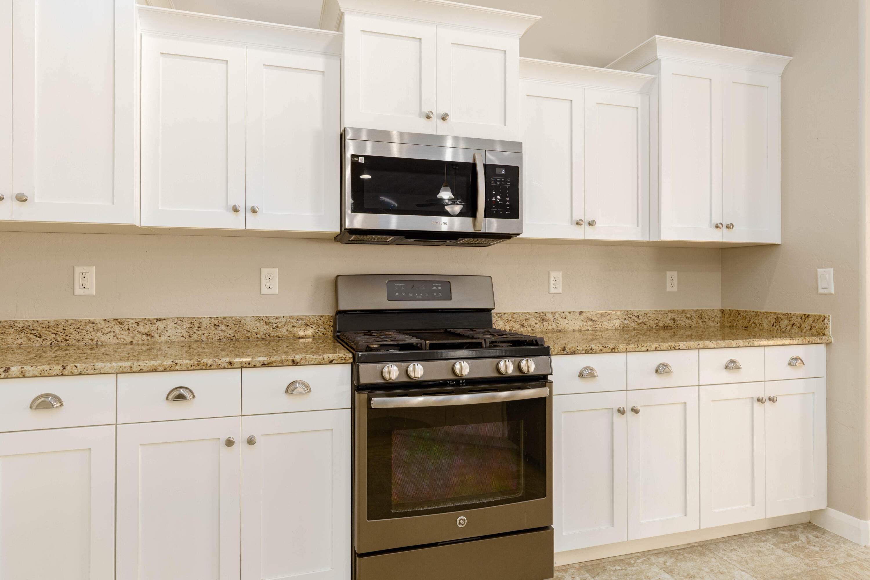 SUGAR PLUM IN THE FIELDS - Residential