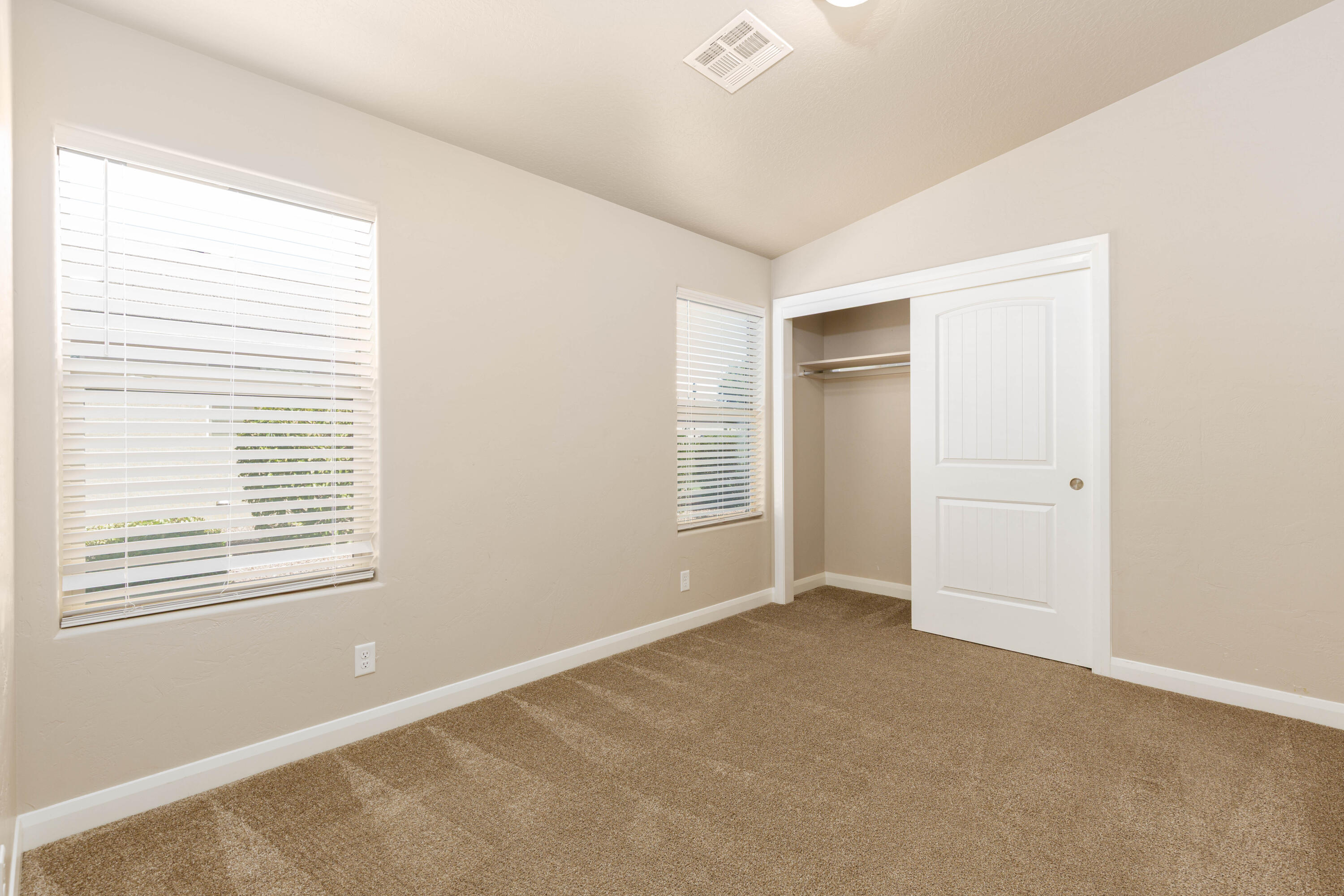 SUGAR PLUM IN THE FIELDS - Residential