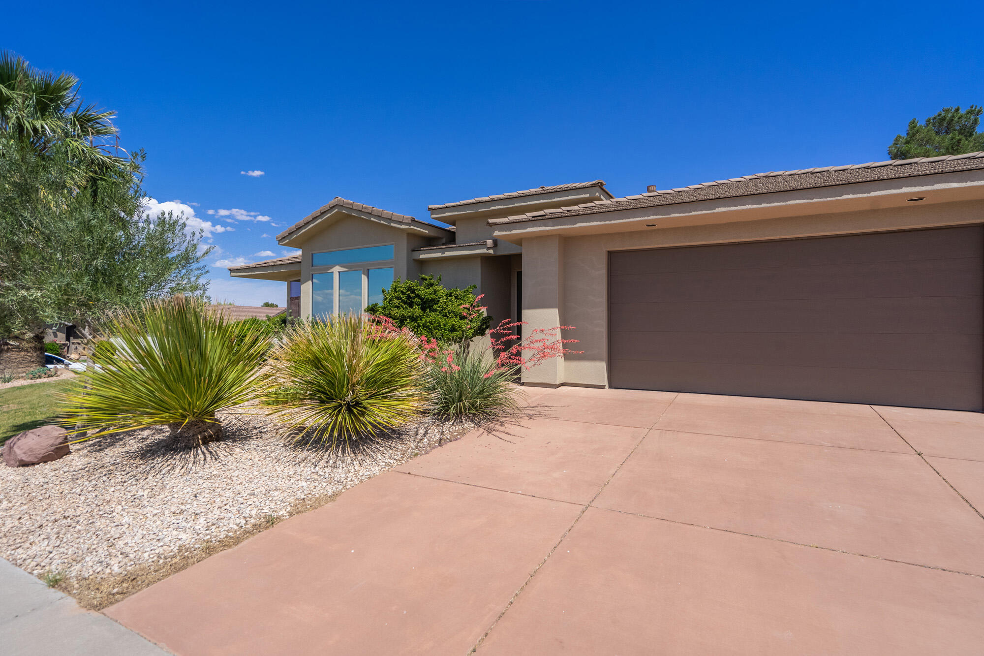 DESERT HILLS - Residential