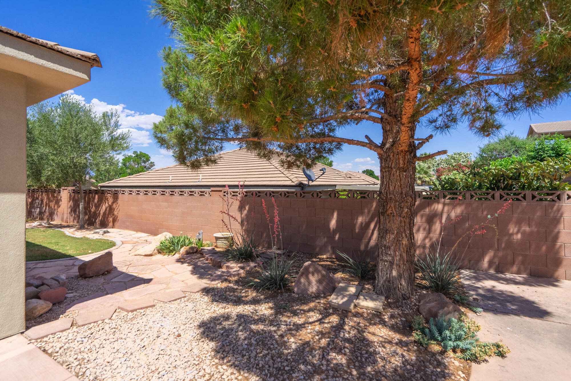DESERT HILLS - Residential