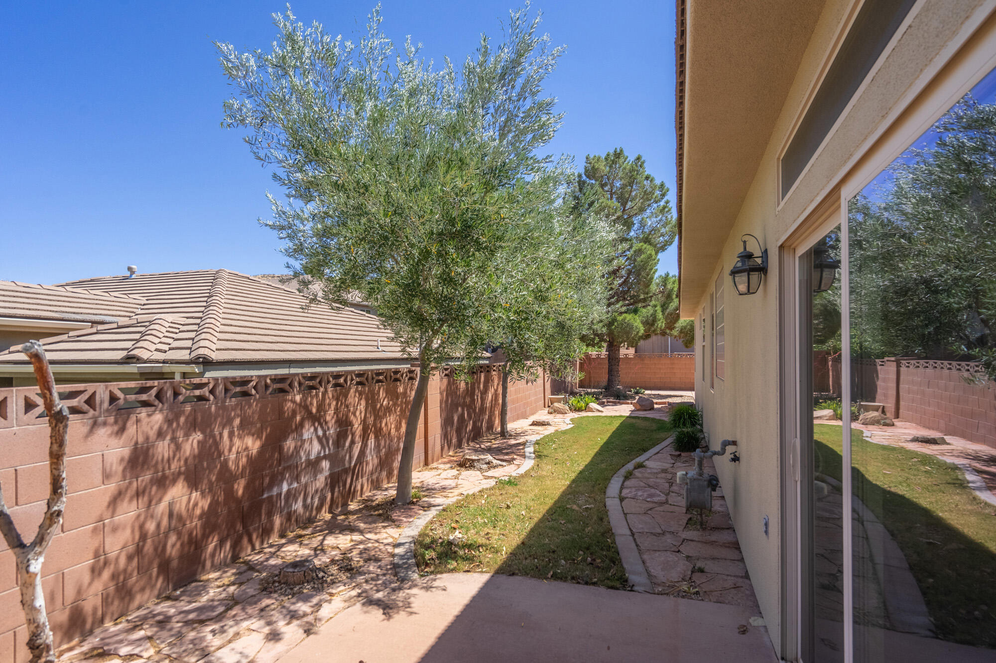 DESERT HILLS - Residential