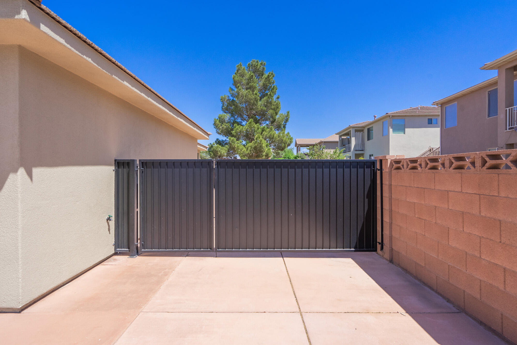 DESERT HILLS - Residential