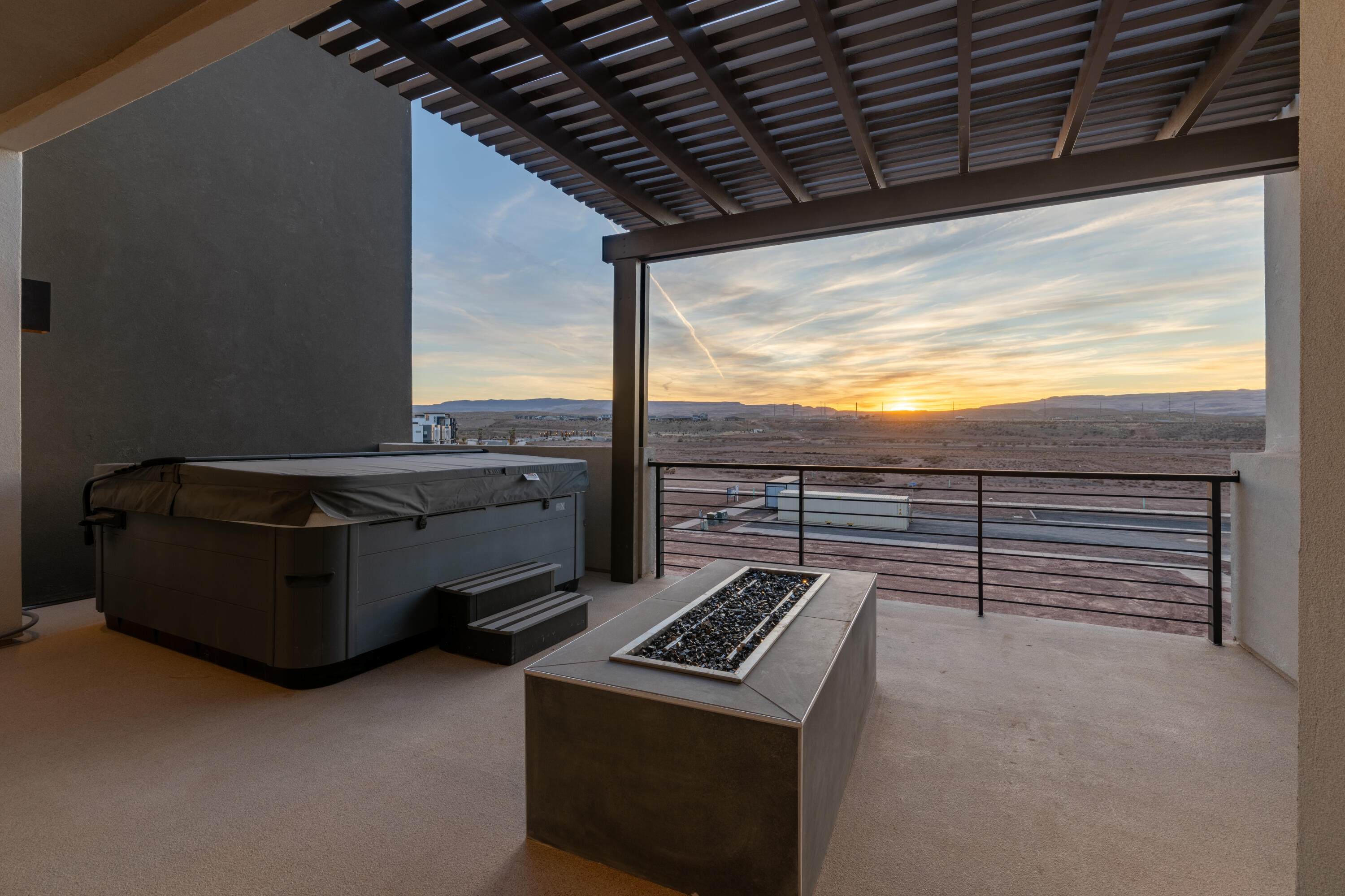 DESERT COLOR RESORT - Residential