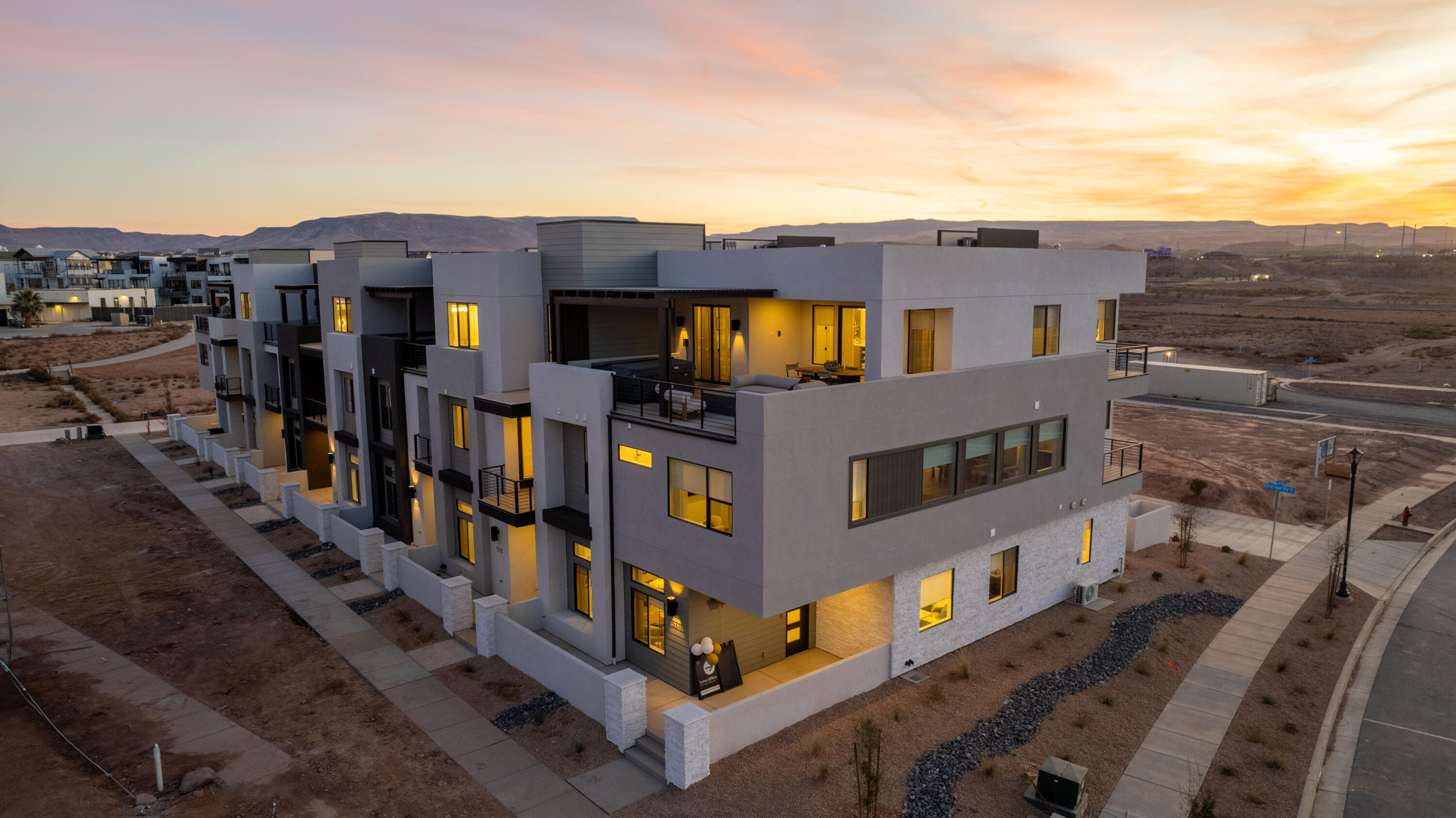 DESERT COLOR RESORT - Residential