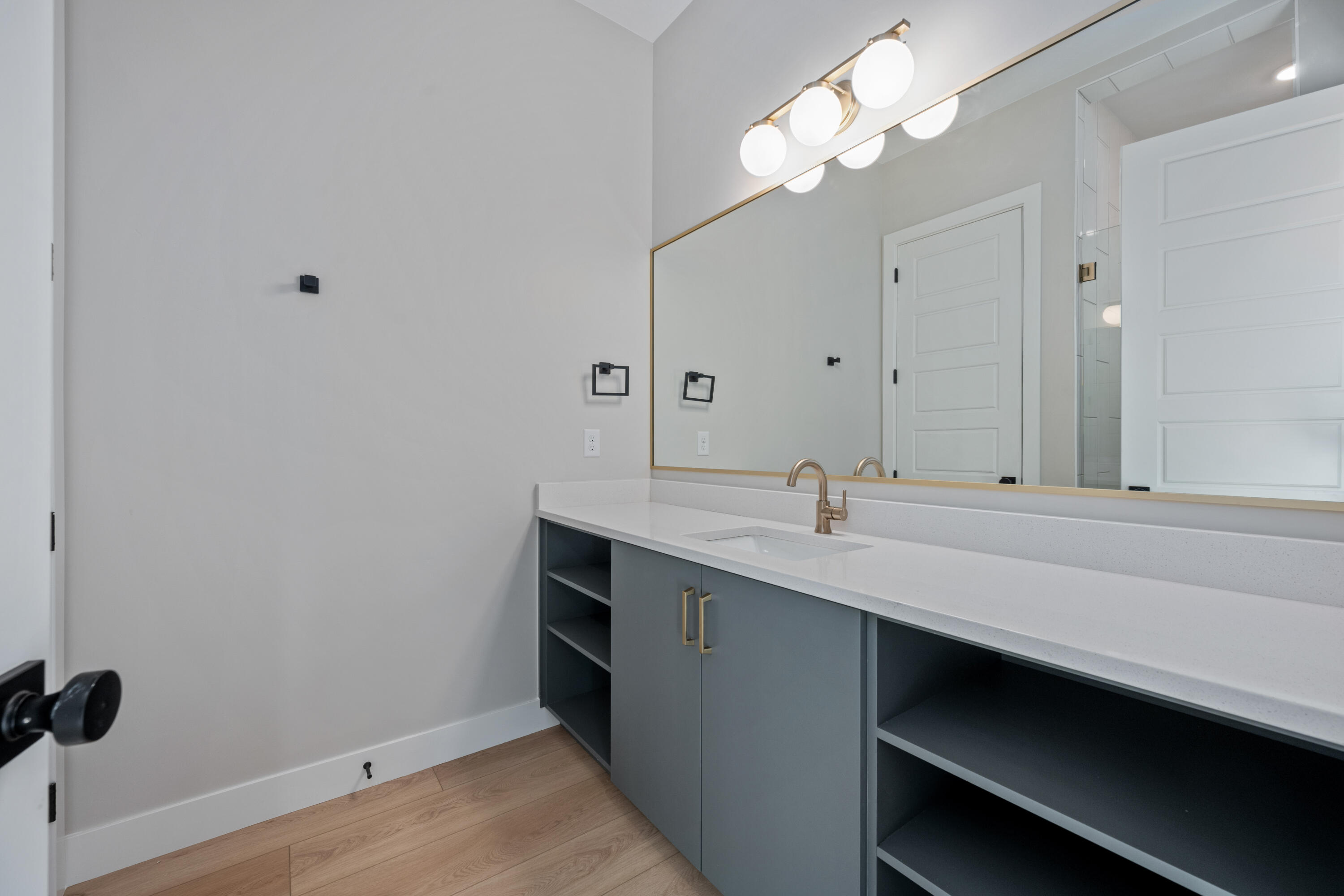 DESERT COLOR RESORT - Residential