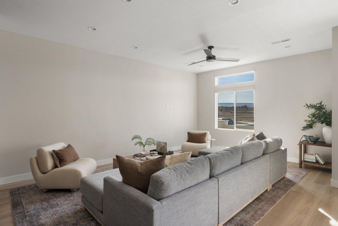 DESERT COLOR RESORT - Residential