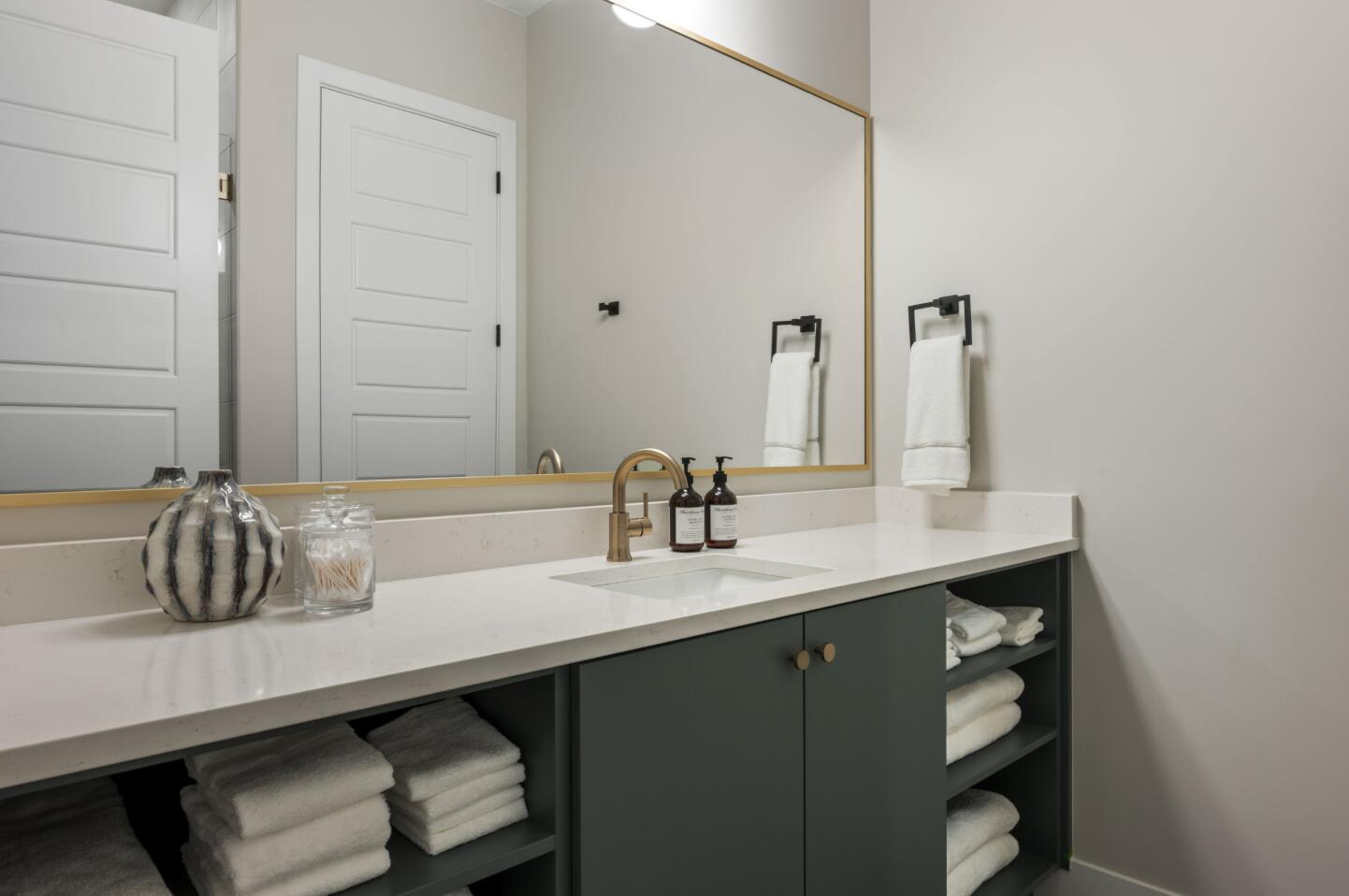 DESERT COLOR RESORT - Residential