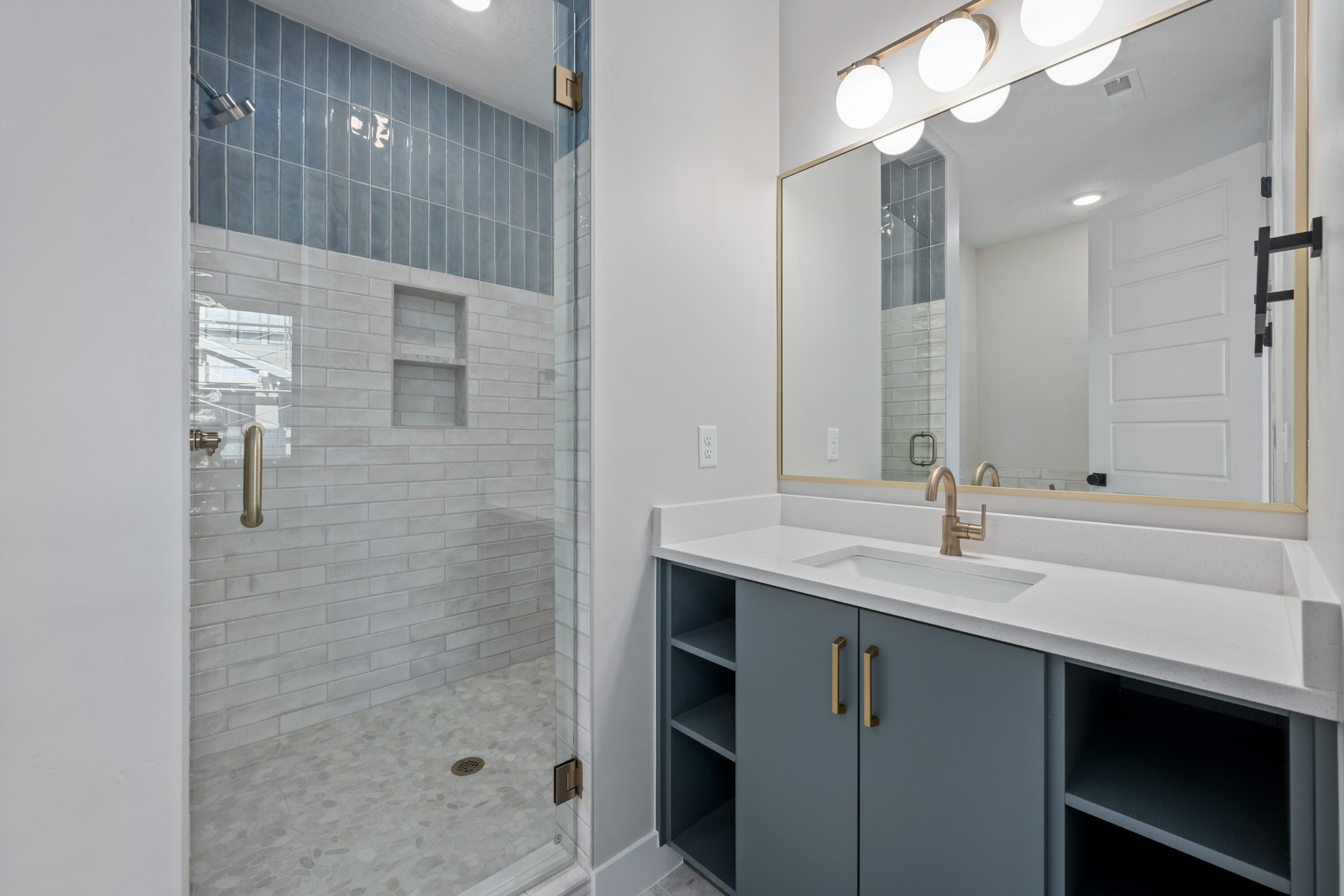 DESERT COLOR RESORT - Residential