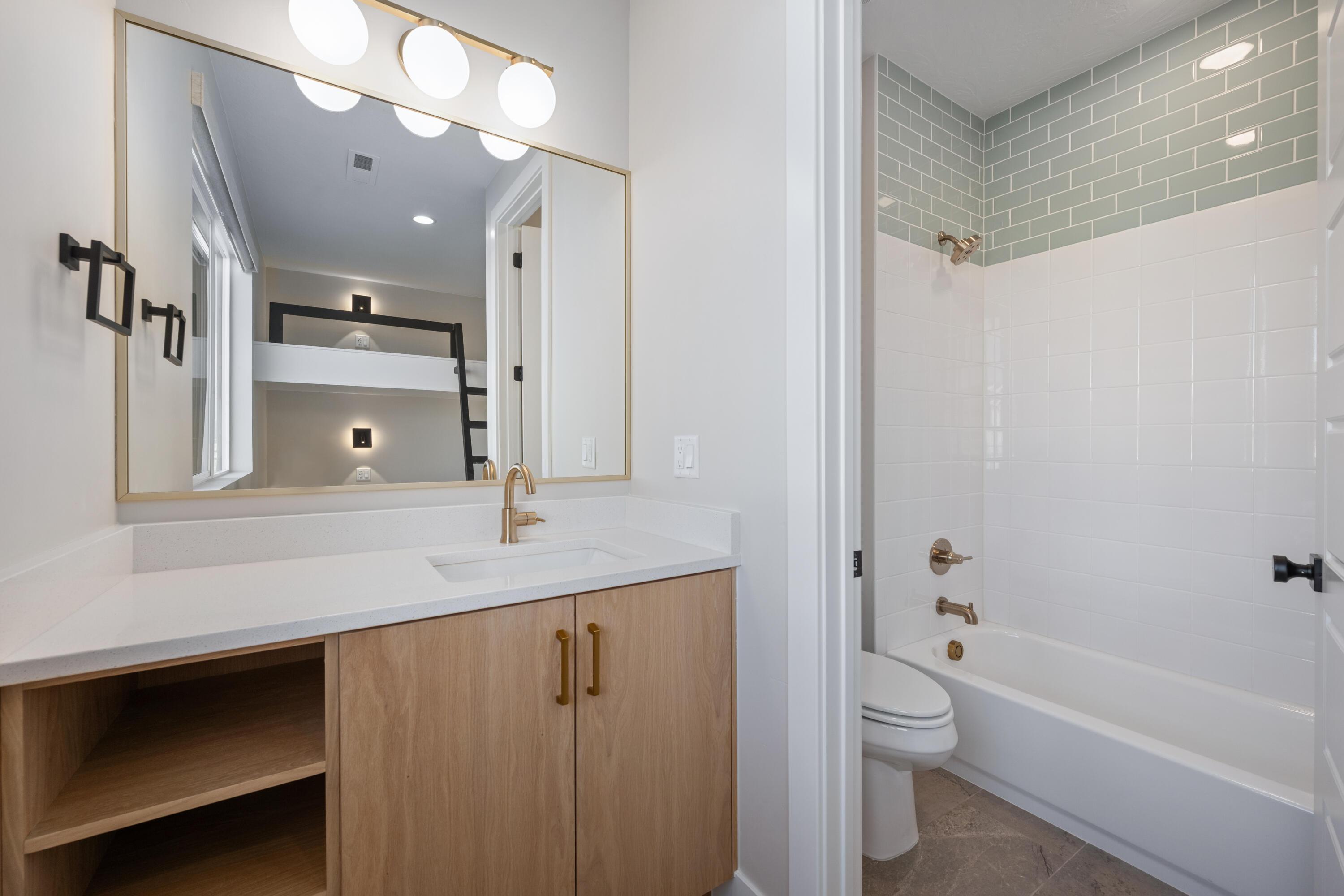 DESERT COLOR RESORT - Residential