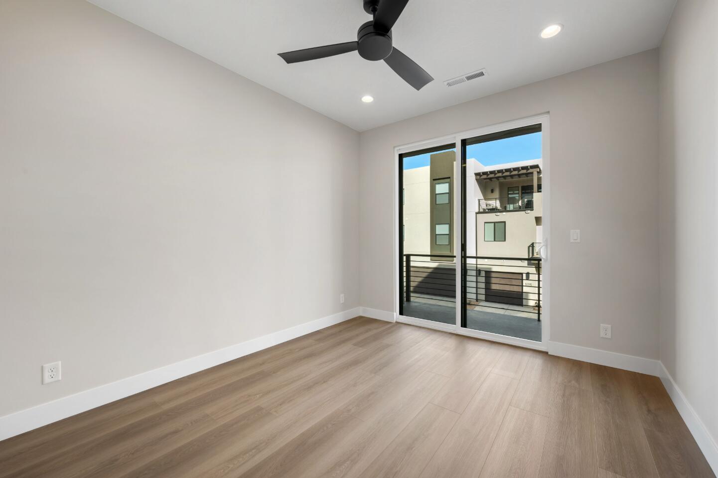 DESERT COLOR RESORT - Residential