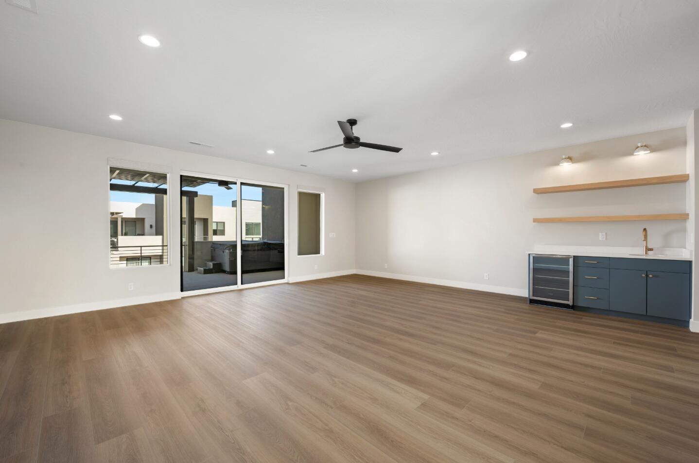 DESERT COLOR RESORT - Residential