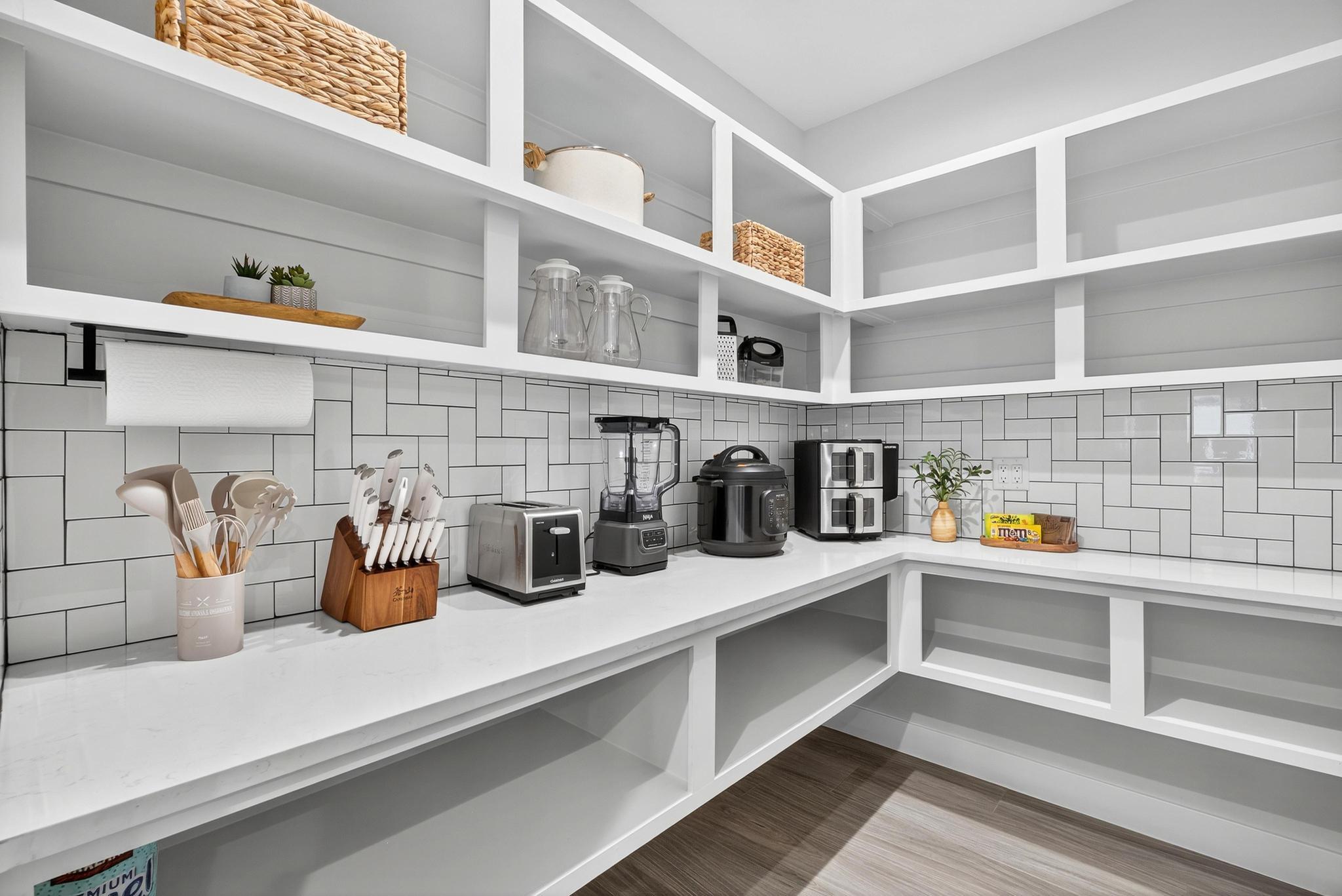 PECAN VALLEY - Residential Income