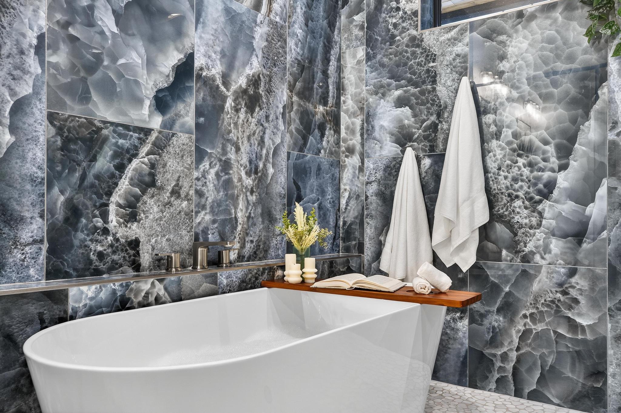 PECAN VALLEY - Residential Income