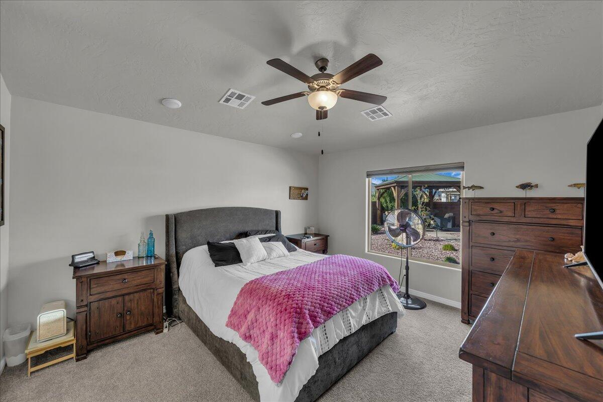 SUGAR PLUM IN THE FIELDS - Residential