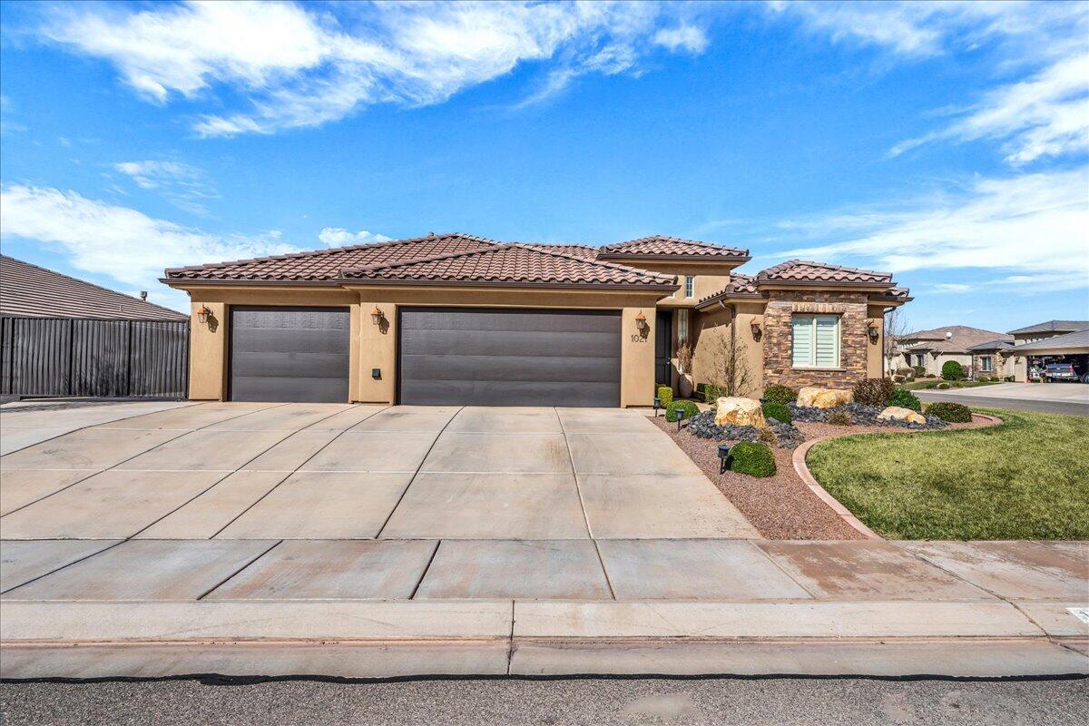 SUGAR PLUM IN THE FIELDS - Residential