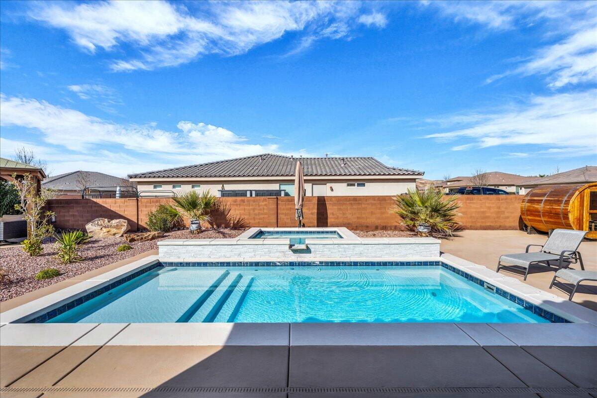 SUGAR PLUM IN THE FIELDS - Residential