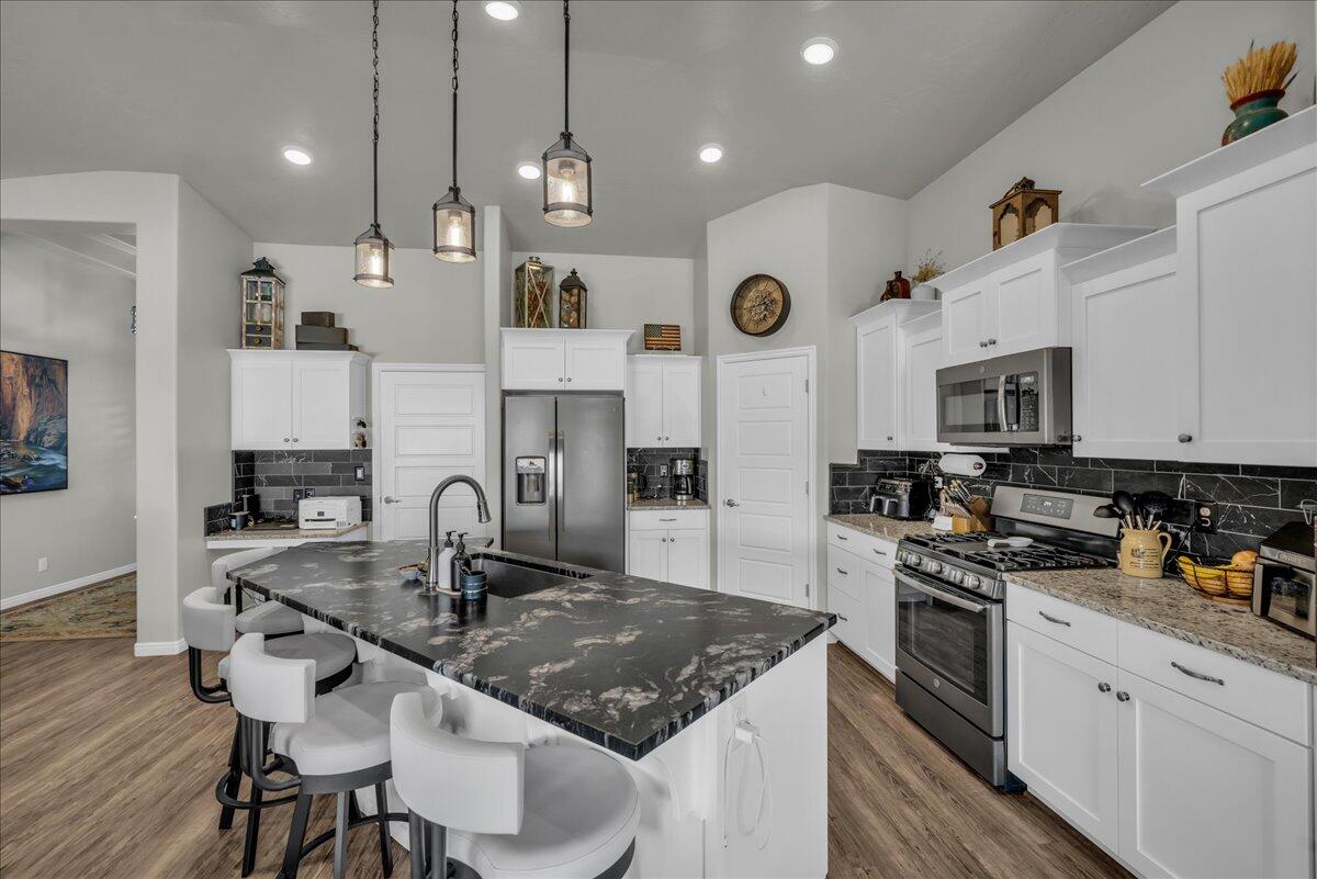 SUGAR PLUM IN THE FIELDS - Residential