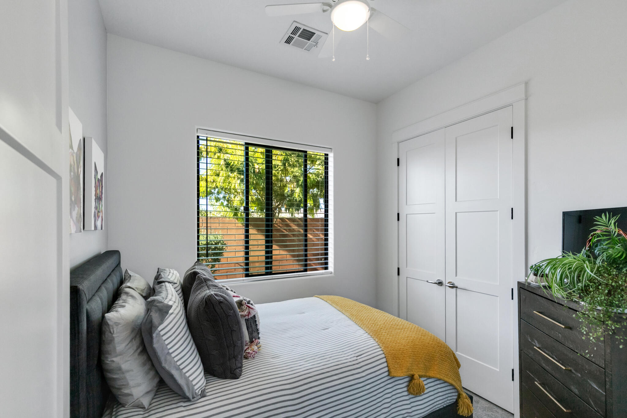 WASHINGTON VISTA - Residential