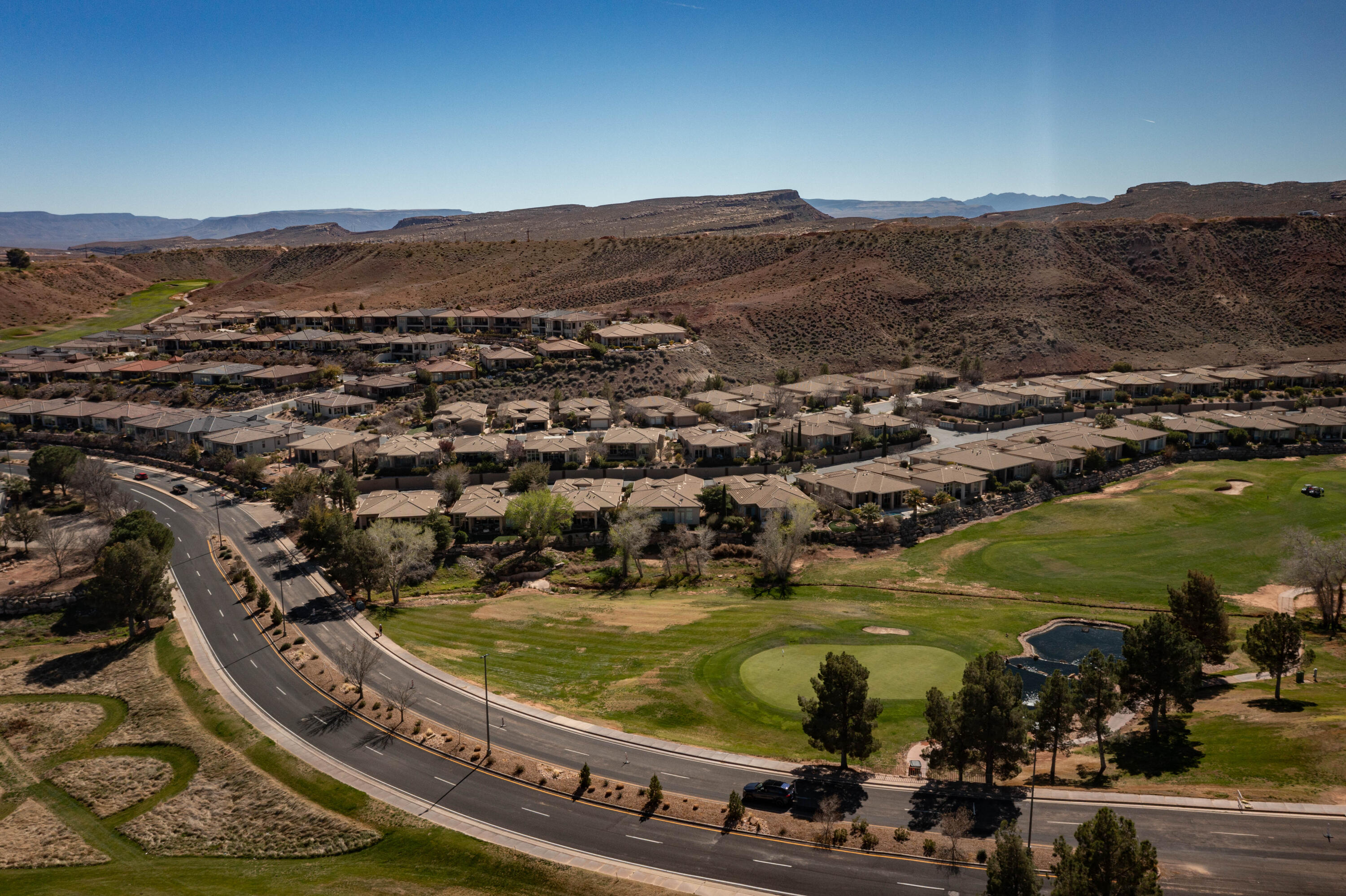 BELLSERA TOWNHOMES AT SUNBROOK - Residential