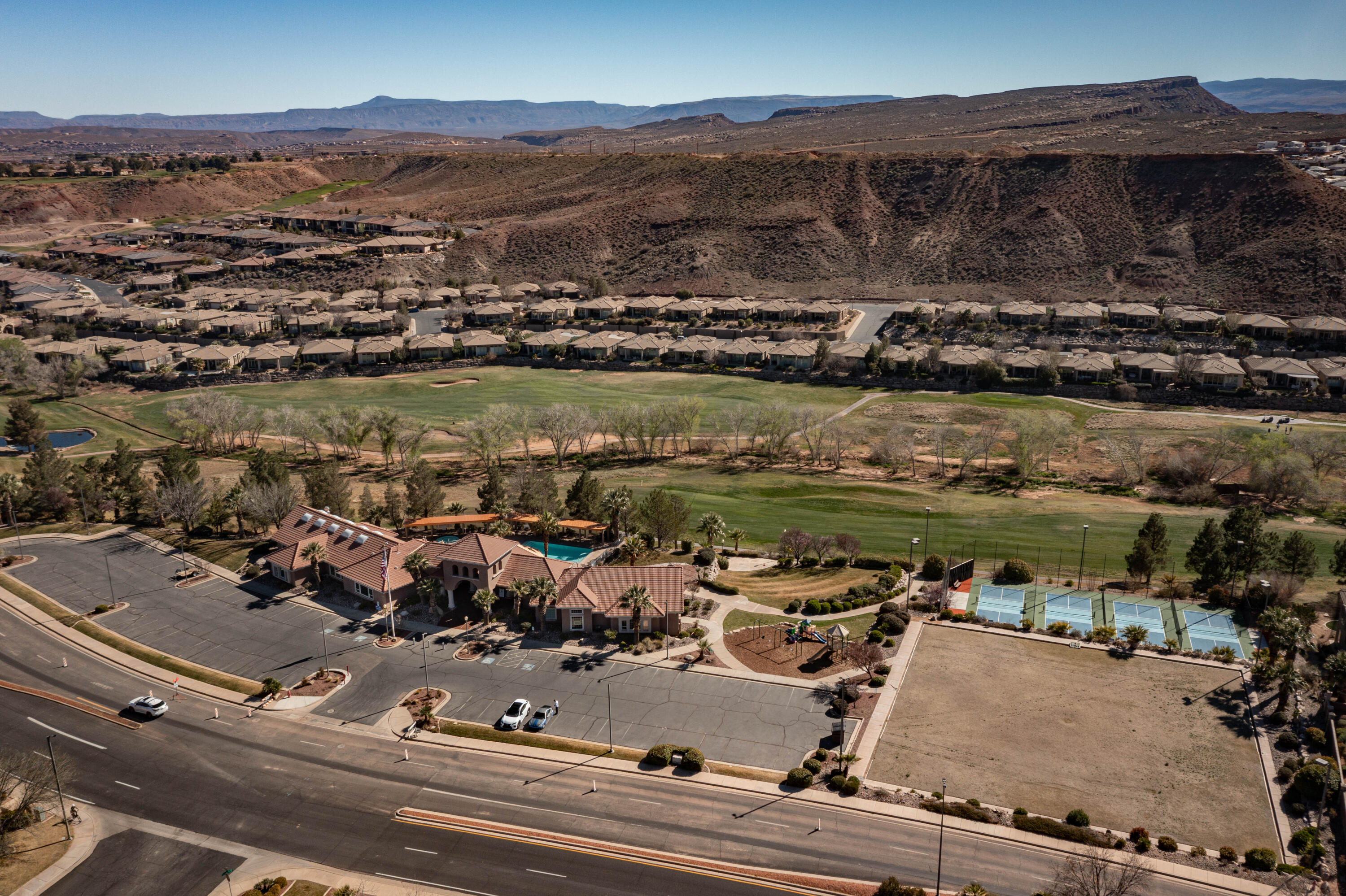 BELLSERA TOWNHOMES AT SUNBROOK - Residential