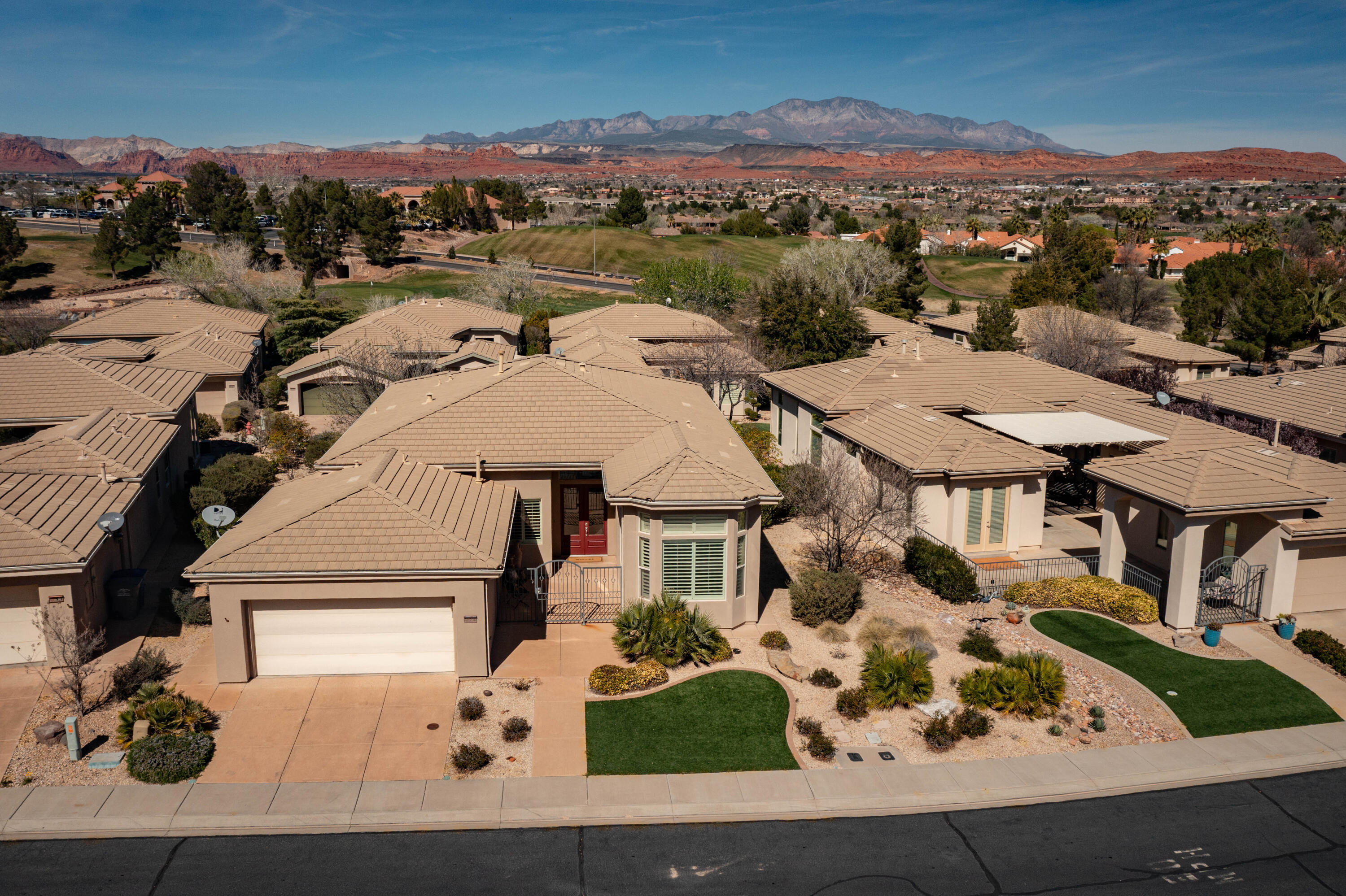 BELLSERA TOWNHOMES AT SUNBROOK - Residential