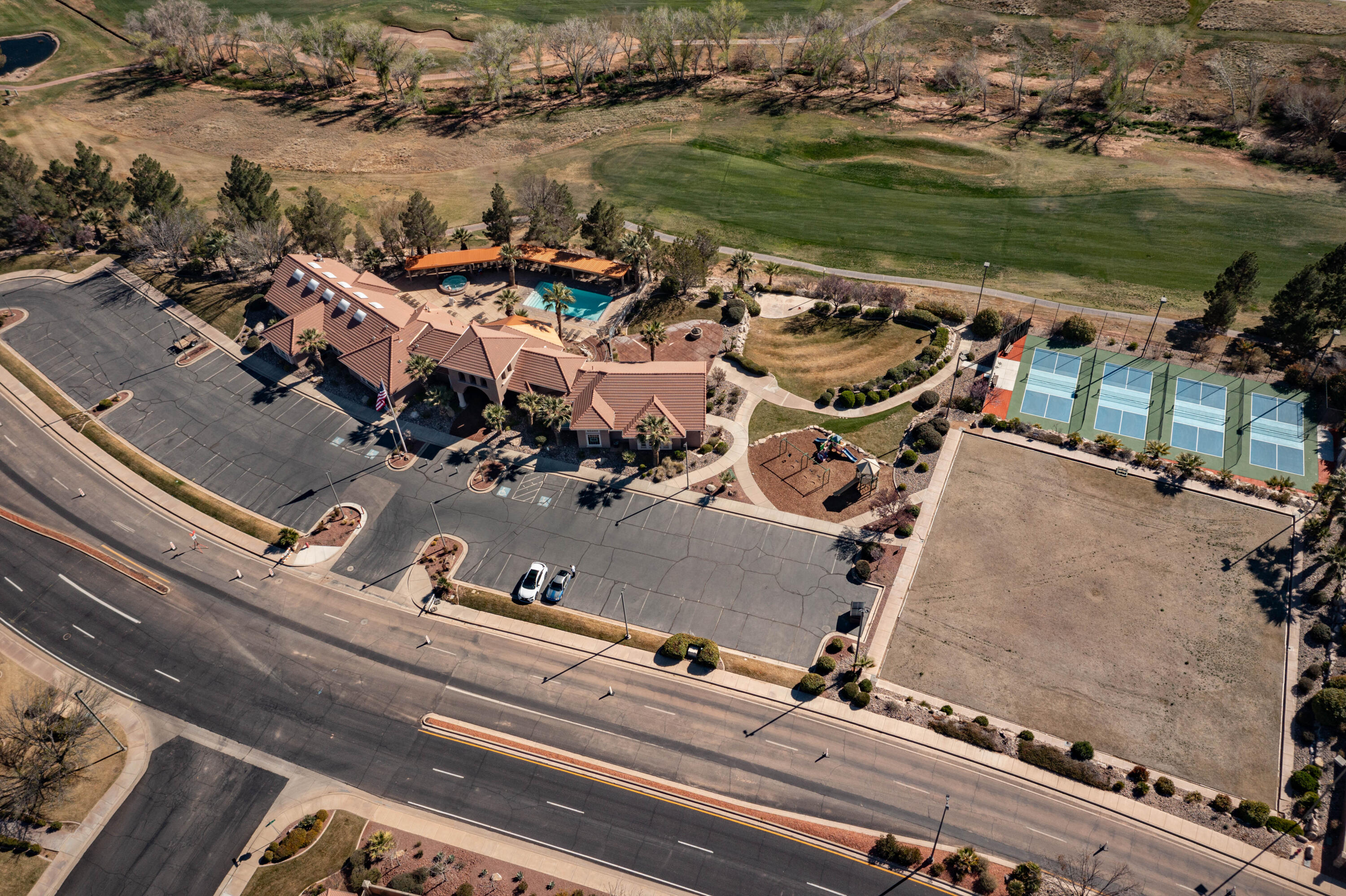 BELLSERA TOWNHOMES AT SUNBROOK - Residential