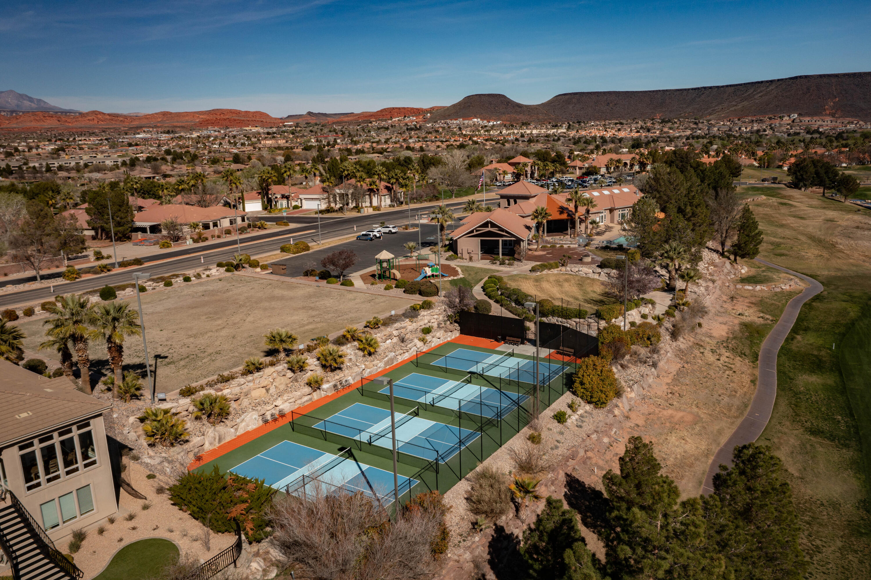 BELLSERA TOWNHOMES AT SUNBROOK - Residential