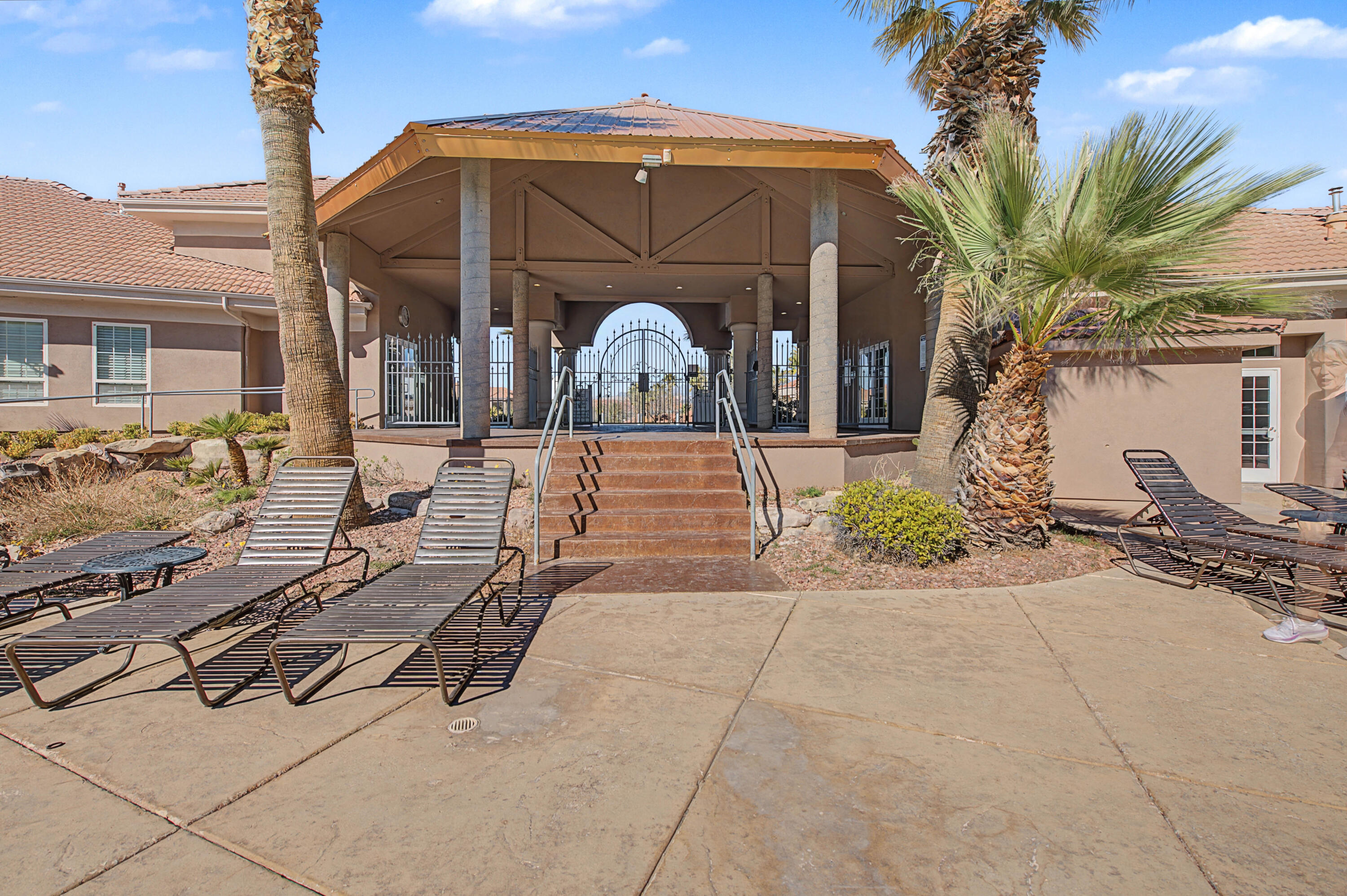 BELLSERA TOWNHOMES AT SUNBROOK - Residential