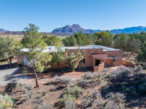 Photo of 1535 W Mcintosh CIR, Apple Valley, UT 84737 (MLS # 25-266188) Photo of 1535 W Mcintosh CIR, Apple Valley, UT 84737 (MLS # 25-266188)