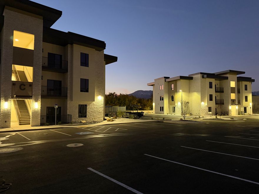 NOW LEASING Mountain View Apartments. We have spacious 2 bed / 1 bath and 3 bed / 2 bath options. Units include washer, dryer, internet, pickleball court and dog-park access. Close to SunTran bus system, Coral Cliffs Entertainment Center, restaurants, shopping and Hurricane schools. Be the first to call this brand-new apartment home! Pets allowed: small dogs. There is an additional $50/month pet rent and $500 security deposit (per pet / 2 max).